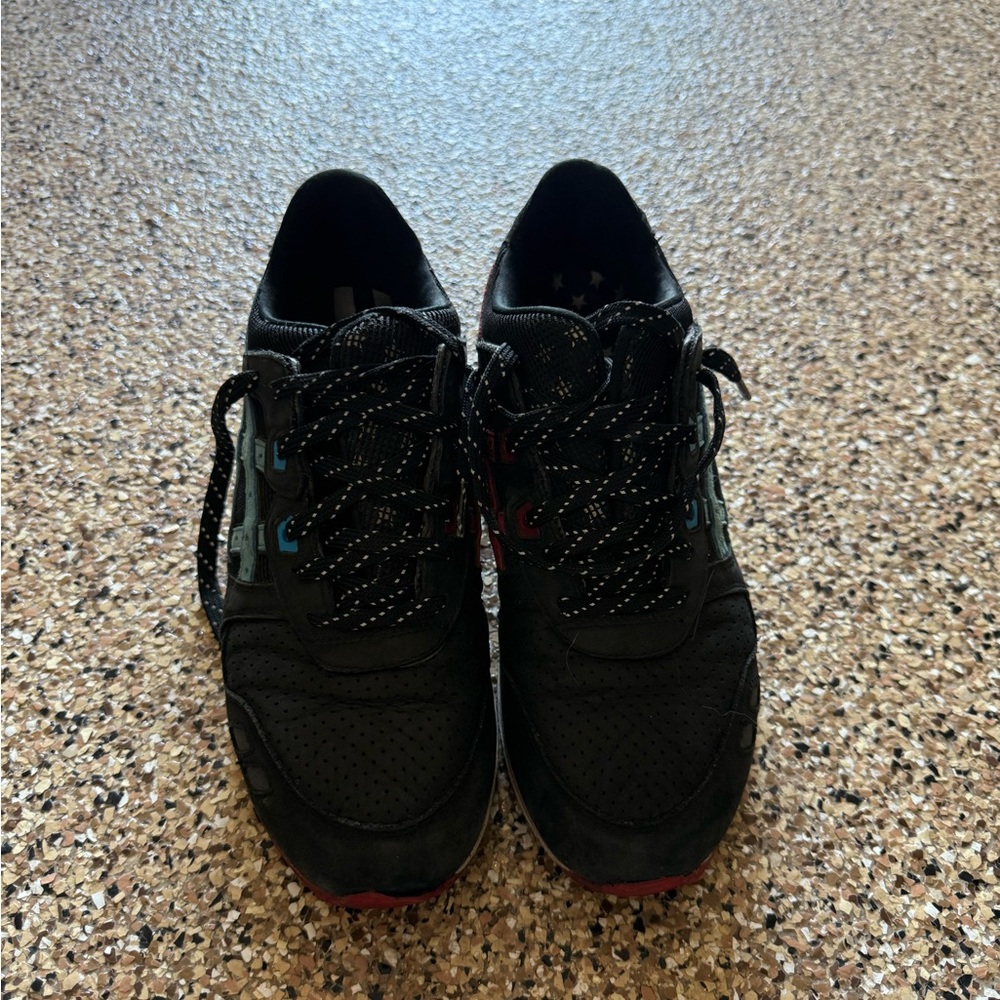 Asics Size 8 Men’s Wale Edition View 2